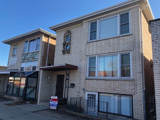 Building Photo - 4211 W 63rd St Unit 1FL