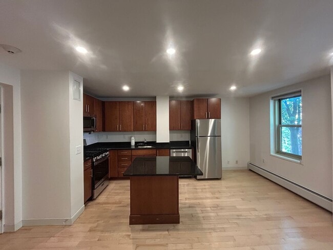 3 Bed on Camelot Ct | Brighton | Available Now - 3 Bed on Camelot Ct | Brighton | Available Now