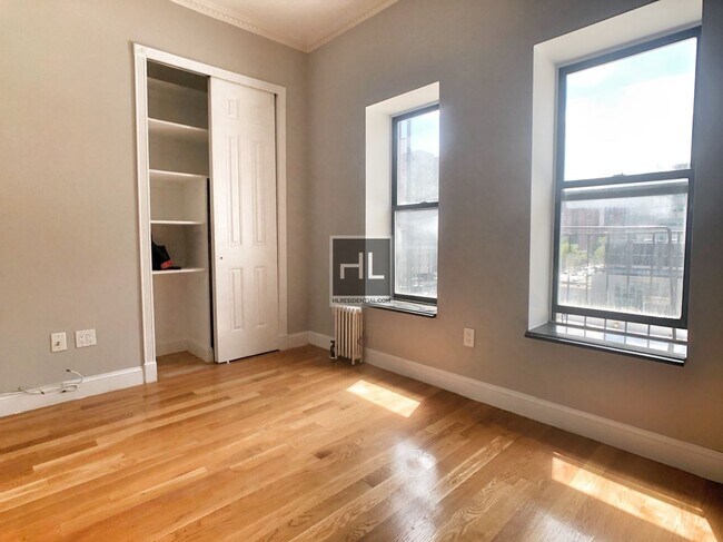 Building Photo - E 100TH ST.