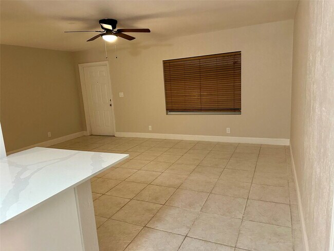 Photo - 7907 SW 3rd St