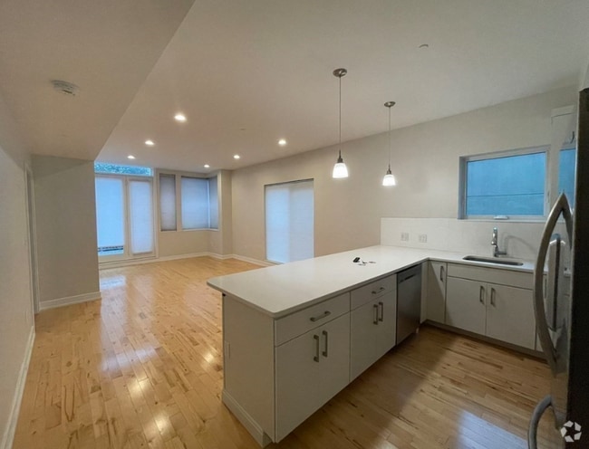 Building Photo - 18 White St Unit 2 Rental