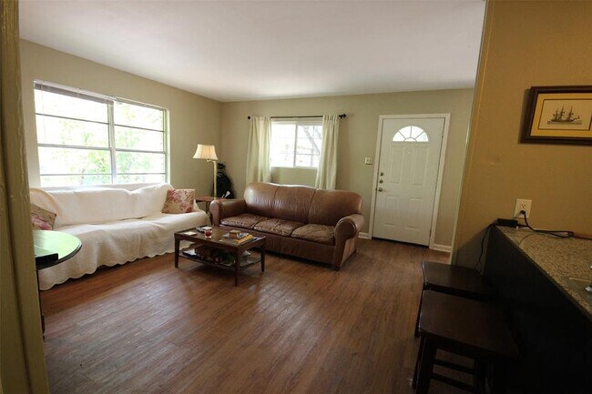 Photo - 2207 W 12th St