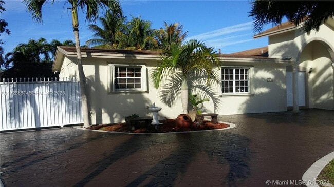 Photo - 17050 NW 81st Ave