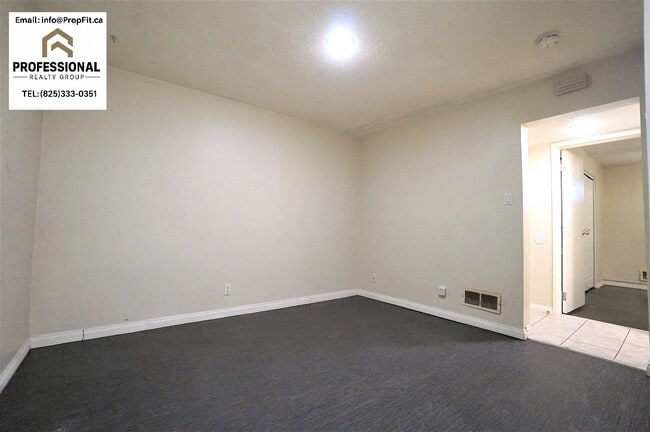 Photo - 9325 157 St NW