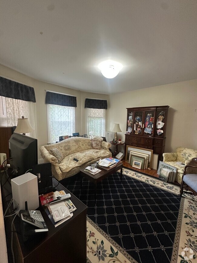 Building Photo - 73 Turner St Unit #1 Rental