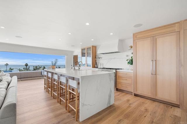 Photo - 2172 Oxford Ave