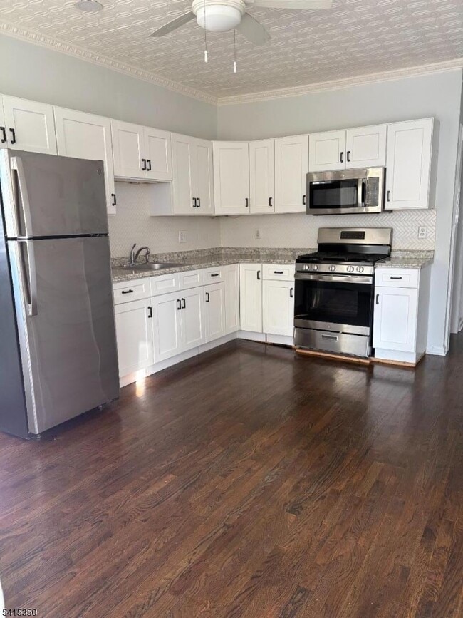 Building Photo - 130 Lincoln Ave