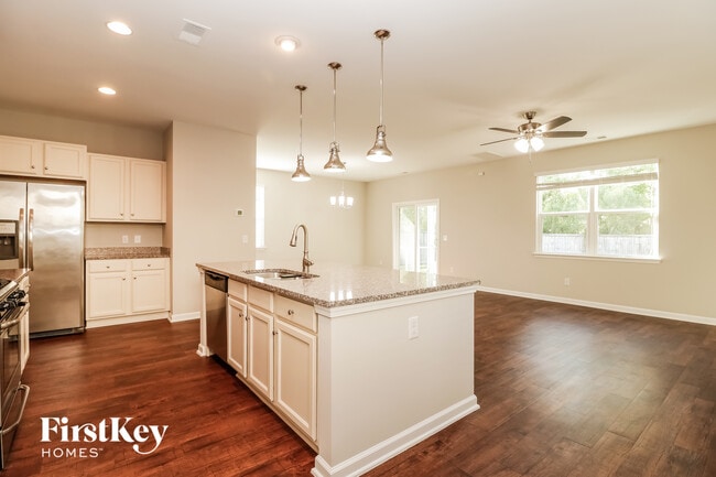 Photo - 516 Glady Rd