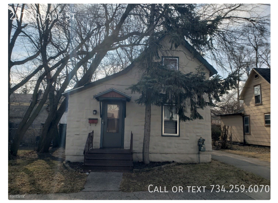 Four Bedroom Close to Depot Town - Four Bedroom Close to Depot Town