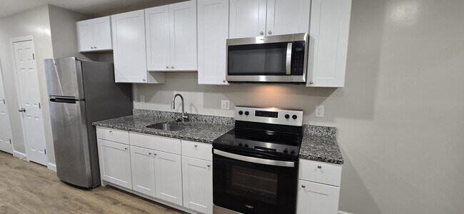 Photo - Livingston House