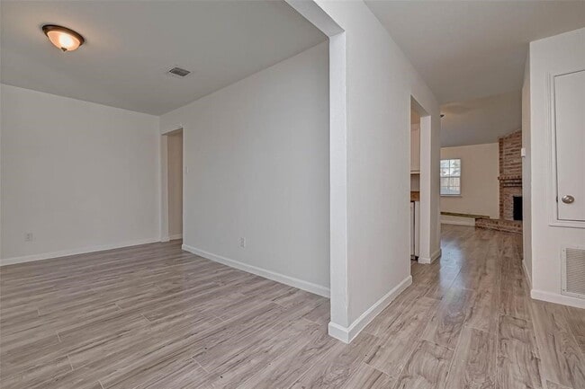 Photo - 5503 Lynngate Dr
