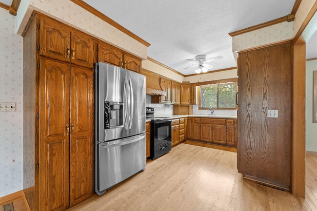 Photo - 471 Parkside Dr