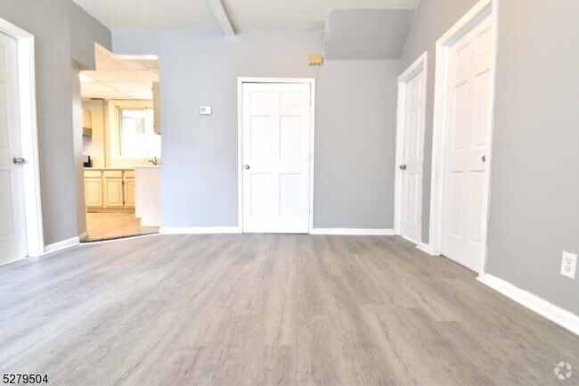 Building Photo - 705 E 25th St Rental