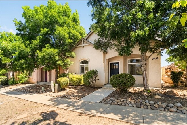 1459 Yosemite Dr