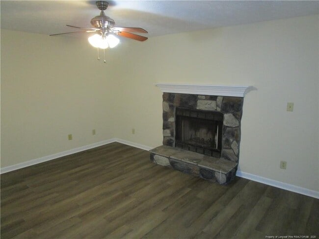 Photo - 2122 Constitution Dr