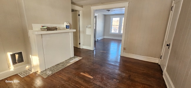 Photo - 563 E 118th St