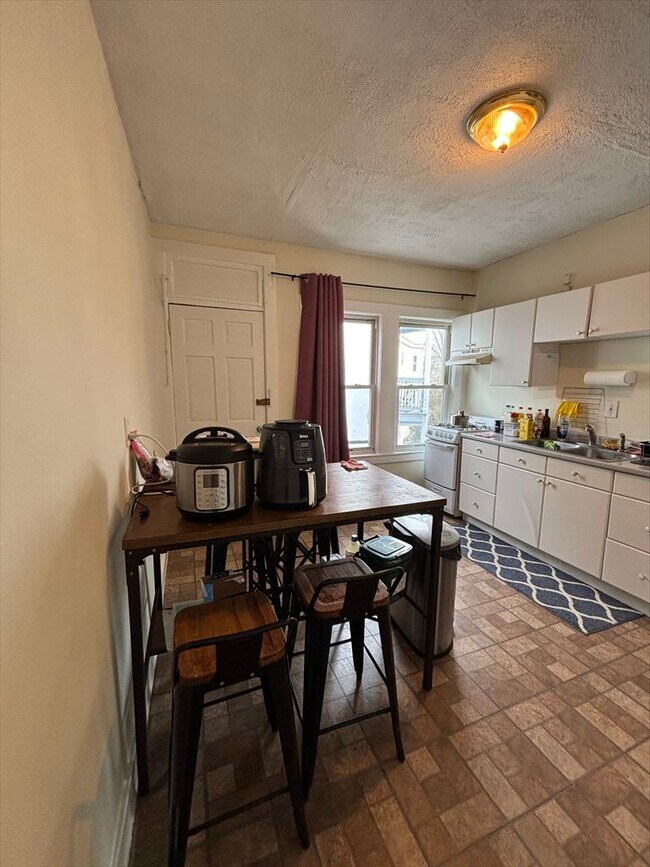 Photo - 27 Forest St Unit 6