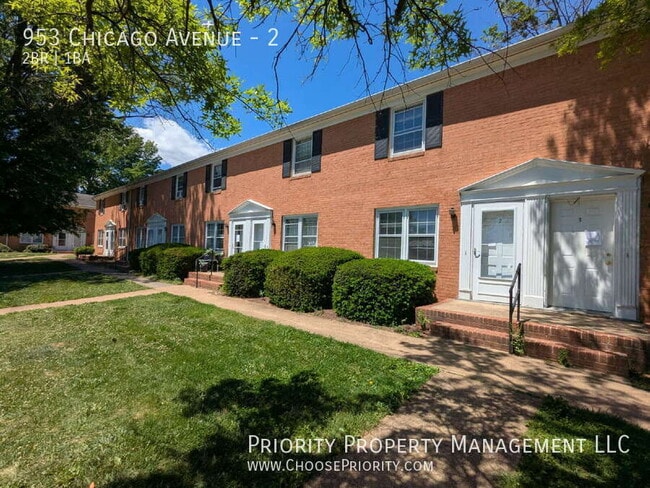 Building Photo - 953 Chicago Ave Unit 2