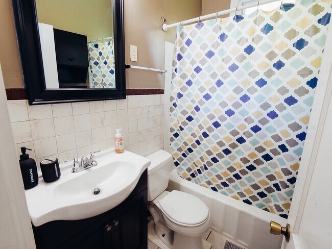 2012 Wayland Ave