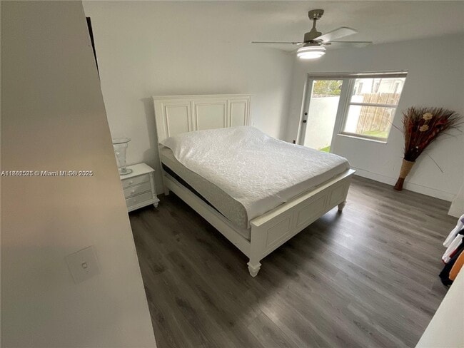 Building Photo - 10397 SW 209th Ln Unit 0 Rental