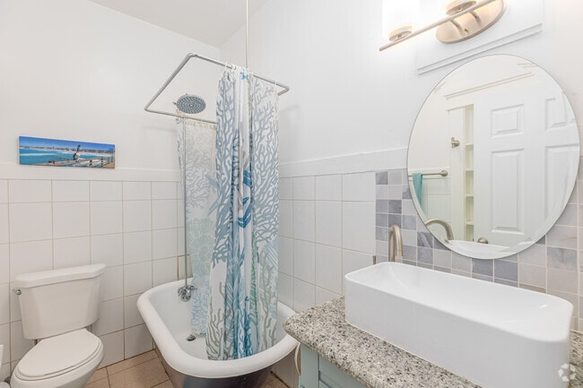 1BR, 1BA - 500SF - Bathroom