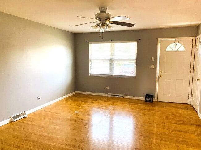 Photo - 580 Comstock Ave