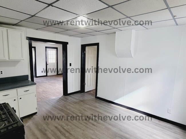 Photo - 203 W Race St