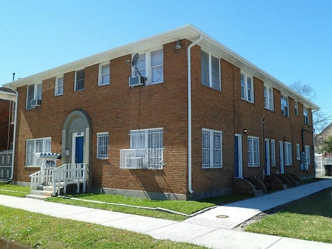 Building Photo - 402 Hutcheson St Unit 5 Rental