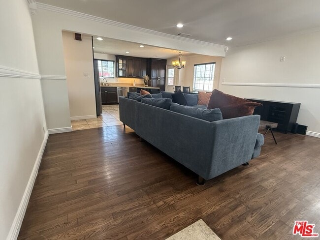8701 Kittyhawk Ave