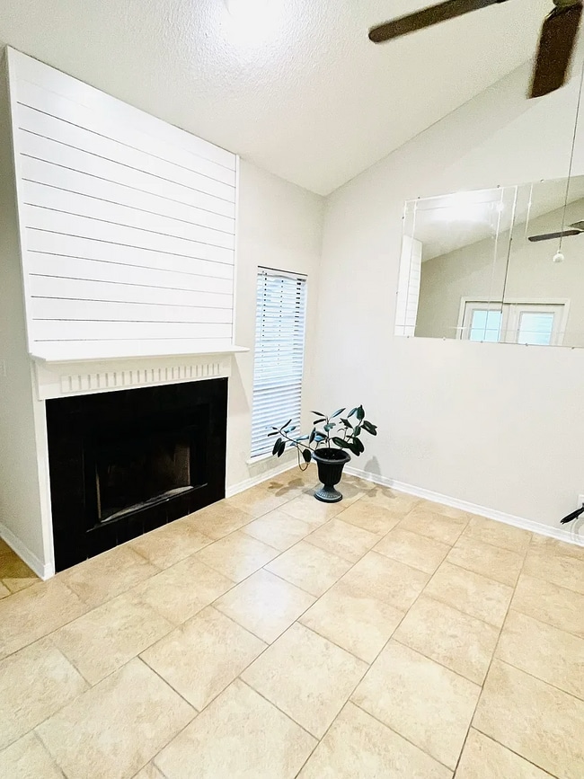 Photo - 389 Clubhouse Dr