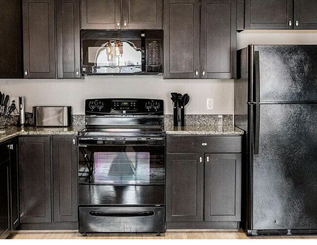 Photo - Unique 3 bedroom furnished within walking distance to Jameson YMCA in Wyndhurst