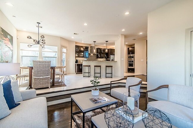 Photo - 1910 Summer St Townhome