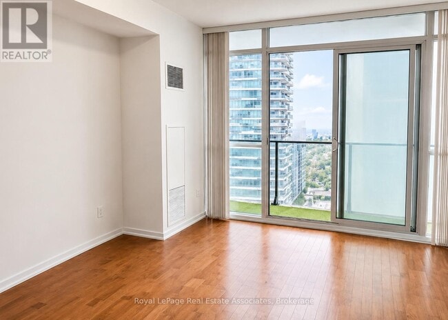 Photo - 65 Bremner Blvd Unit 4211