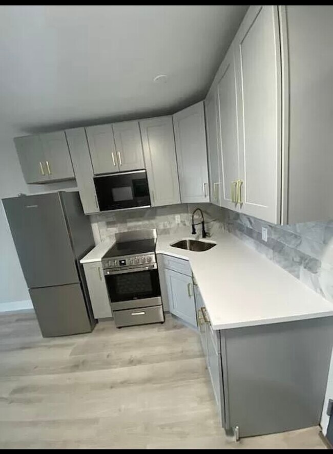 Photo - 233 Shore Rd