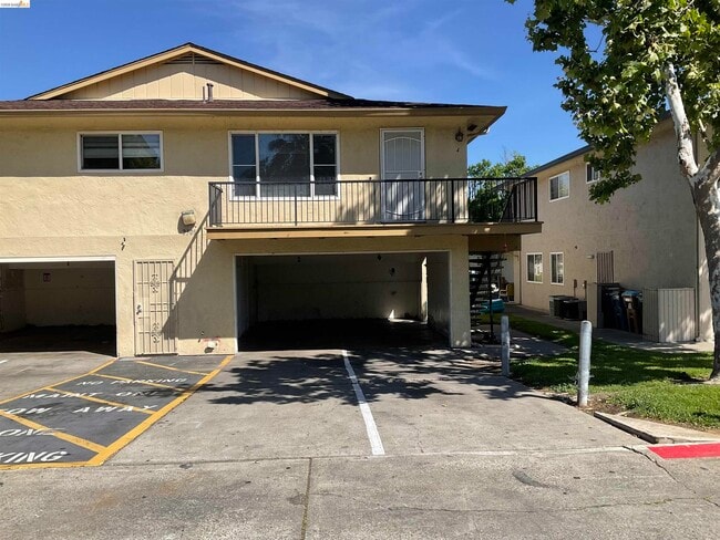 Building Photo - 2308 Lemontree Way Unit 4