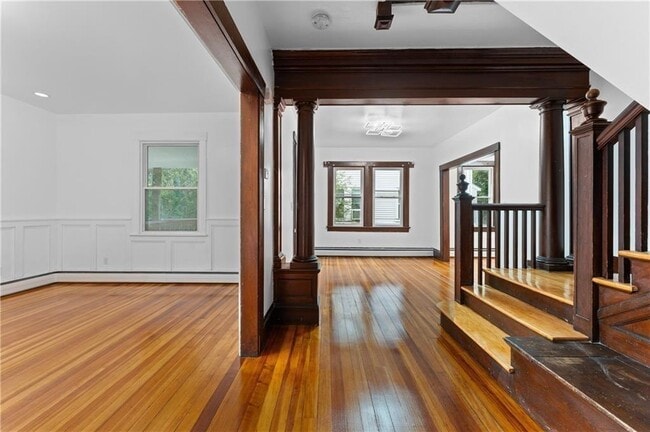 Photo - 335 Blackstone St