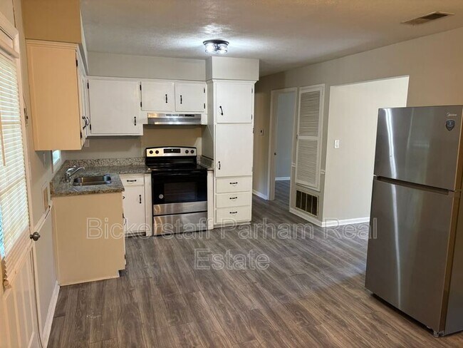 Photo - 1507 Celia Dr