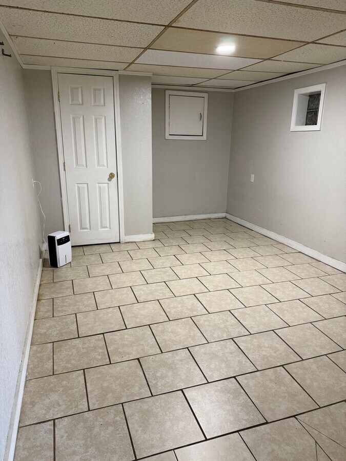 Photo - Sycamore Apts Unit 27 B