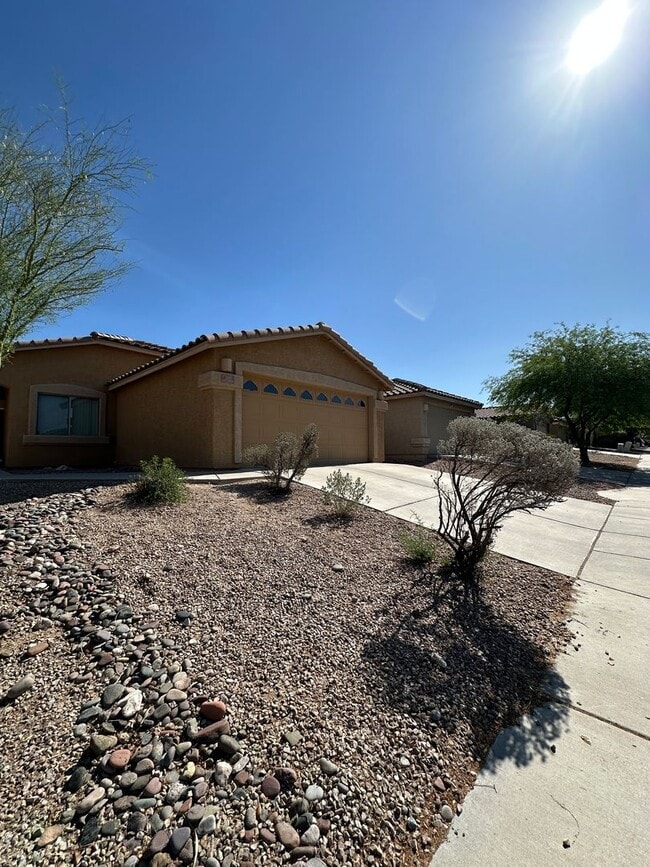 Photo - Beautiful 3 Bed 2 Bath House!!