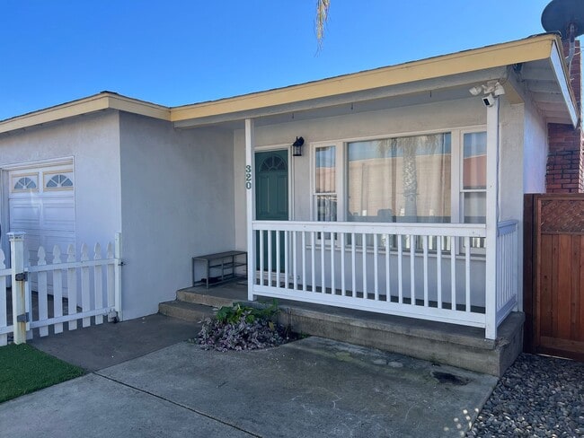 Photo - Home minutes from the beach