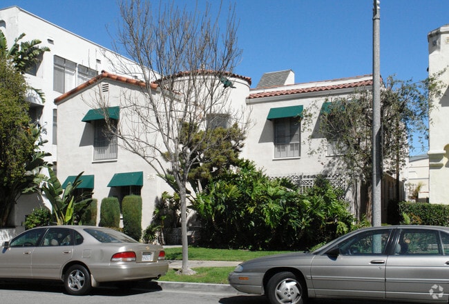 Photo - 140 S Elm Dr