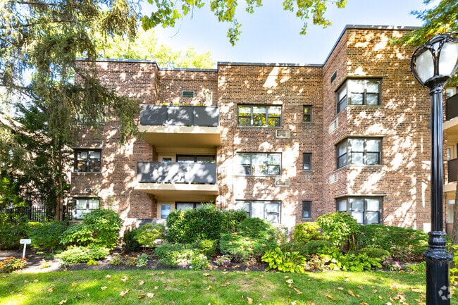 Photo - 50 Brompton Rd