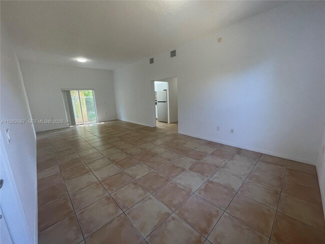 Photo - 3421 SW 25th St Unit 01