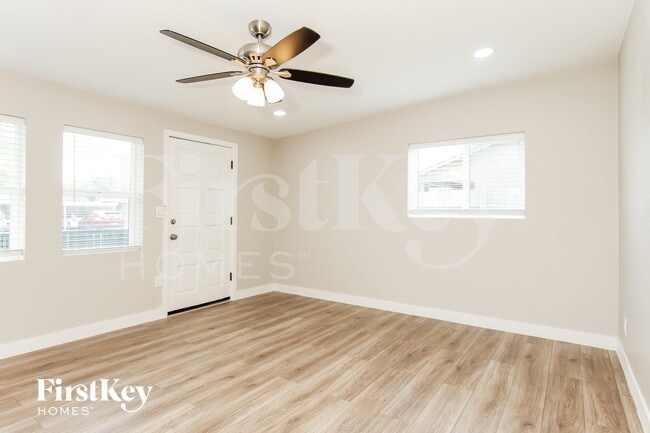 Photo - 4616 N 29th Ave