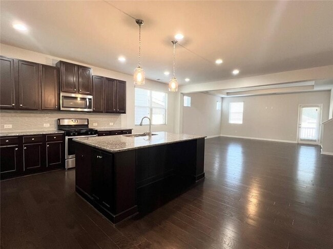 Photo - 370 Broadmoor Dr