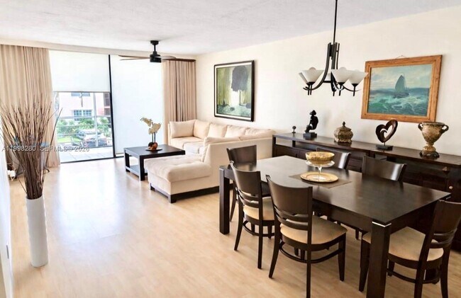 Photo - 2841 Somerset Dr Unit 215