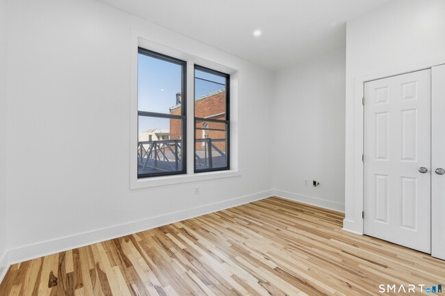 Photo - 253 State St