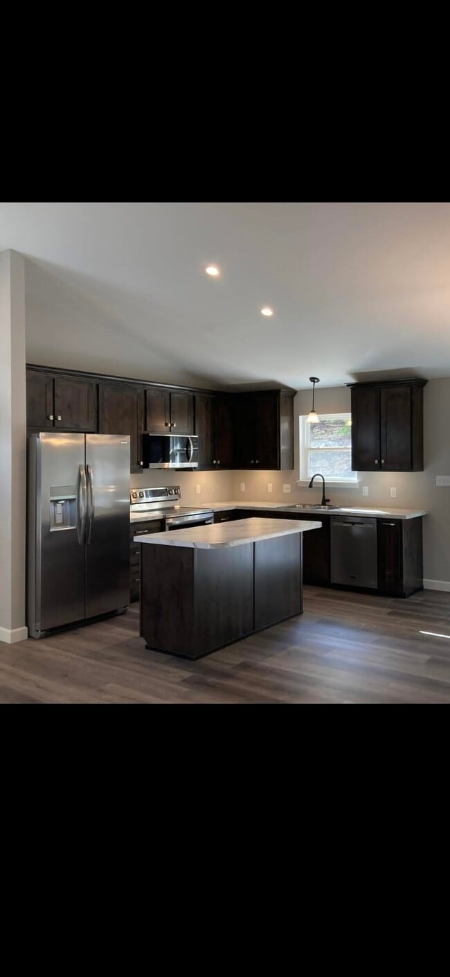 Building Photo - 1522 Villa Dr Rental