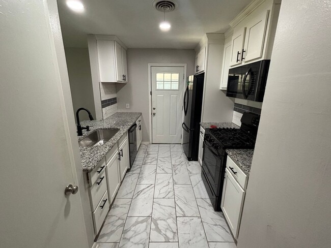 Photo - 7515 N St