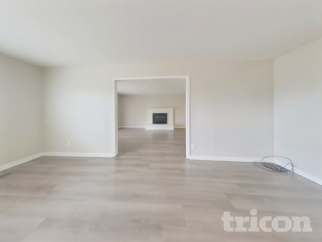 Photo - 910 Donner Pass Rd